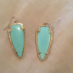 Kendra Scott Arrow earrings